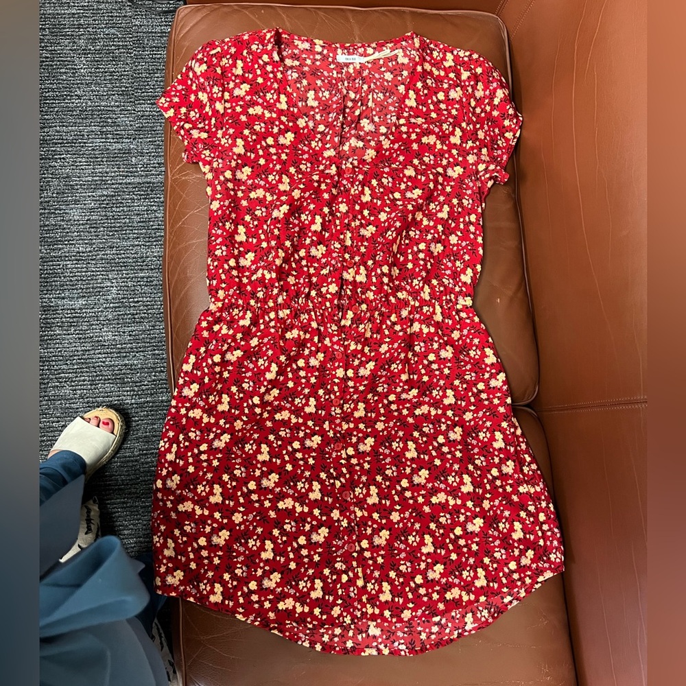 Kimchi blue Urban Outfitters button down floral print dress, size medium